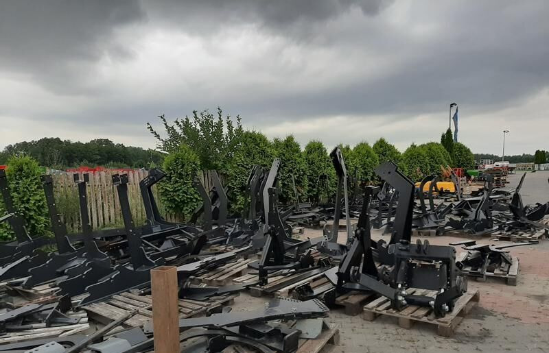 Metal-Technik Frontlader für DEUTZ-FAHR DX 6.11, DX 6.17, DX 6.30 / Ładowacz c - Front loader for tractor: picture 4 Metal-Technik Frontlader für DEUTZ-FAHR DX 6.11, DX 6.17, DX 6.30 / Ładowacz c - Front loader for tractor: picture 4