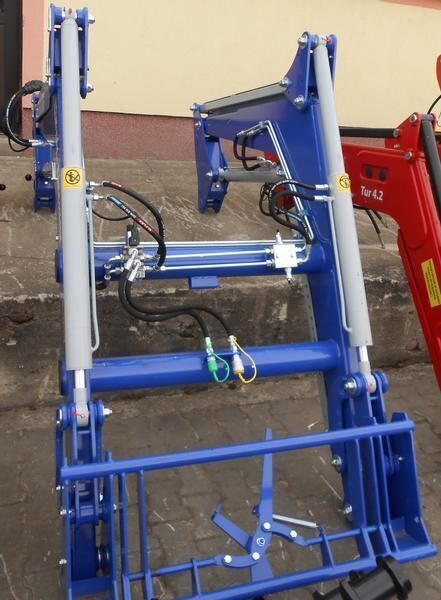 Metal-Technik Frontlader für Massey Ferguson/ Front loader/ Ładowacz TUR - Front loader for tractor for Farm tractor: picture 5 Metal-Technik Frontlader für Massey Ferguson/ Front loader/ Ładowacz TUR - Front loader for tractor for Farm tractor: picture 5