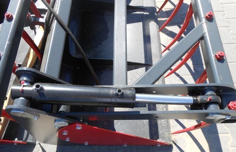 Metal-Technik Łycho-krokodyl 1,6 m* - Bucket, Silage equipment for Agricultural machinery: picture 4 Metal-Technik Łycho-krokodyl 1,6 m* - Bucket, Silage equipment for Agricultural machinery: picture 4
