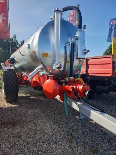 POMOT Single-axial tanker truck/ Beczkowóz wóz asenizacyjny 8000 l - Slurry tanker: picture 5 POMOT Single-axial tanker truck/ Beczkowóz wóz asenizacyjny 8000 l - Slurry tanker: picture 5