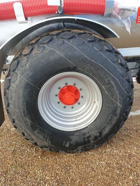 POMOT Single-axial tanker truck/ Beczkowóz wóz asenizacyjny 8000 l - Slurry tanker: picture 2 POMOT Single-axial tanker truck/ Beczkowóz wóz asenizacyjny 8000 l - Slurry tanker: picture 2