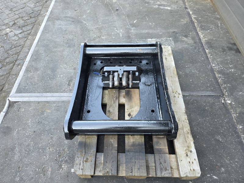 Fuchs fqc sennebogen adaptor plate FQC liebherr sennebogen fqc plate shear - Quick coupler for Construction machinery: picture 1 Fuchs fqc sennebogen adaptor plate FQC liebherr sennebogen fqc plate shear - Quick coupler for Construction machinery: picture 1