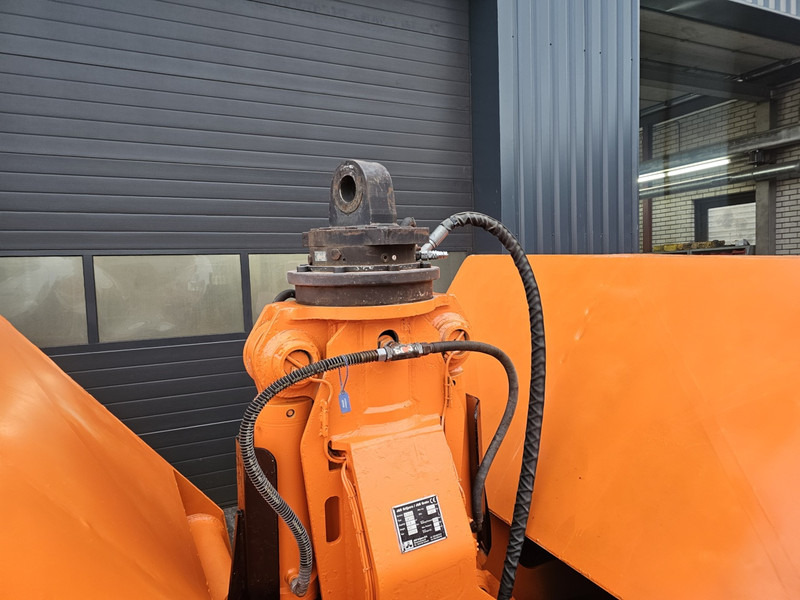 Jb clamshell 9500 liter sennebogen sennebogen liebherr lh fuchs mhl - Clamshell bucket for Construction machinery: picture 4 Jb clamshell 9500 liter sennebogen sennebogen liebherr lh fuchs mhl - Clamshell bucket for Construction machinery: picture 4