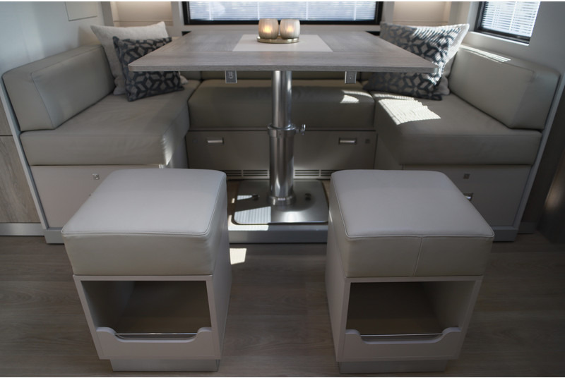 Mercedes-Benz ACTROS 2651 6X2 STX CAMPER POP-OUT MOTORHOME - Camper: picture 5 Mercedes-Benz ACTROS 2651 6X2 STX CAMPER POP-OUT MOTORHOME - Camper: picture 5
