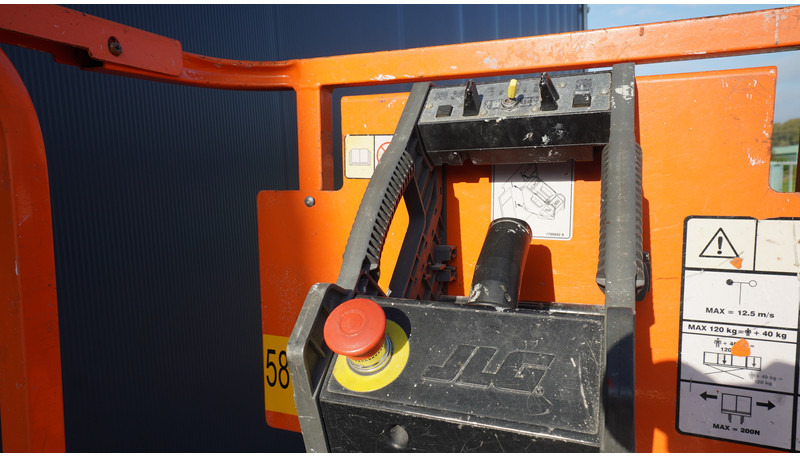 JLG 1930ES MOBILE BOOM SCISSOR LIFT - Construction machinery: picture 4 JLG 1930ES MOBILE BOOM SCISSOR LIFT - Construction machinery: picture 4