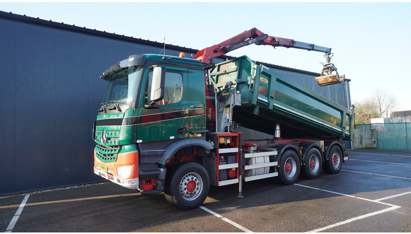 Mercedes-Benz AROCS 3542 8X4 2 SIDE TIPPER WITH HMF Z 1943 CRANE 407.000KM - Crane truck: picture 2 Mercedes-Benz AROCS 3542 8X4 2 SIDE TIPPER WITH HMF Z 1943 CRANE 407.000KM - Crane truck: picture 2