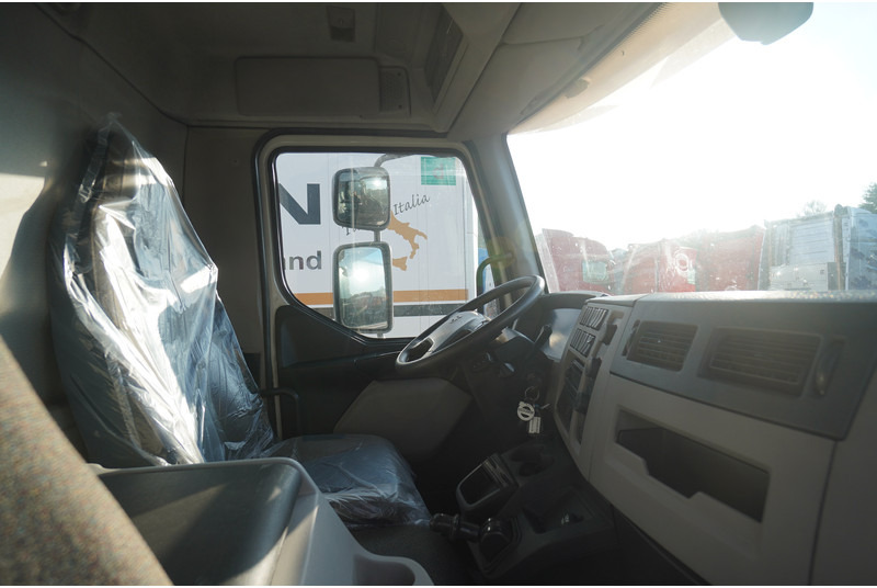 Volvo FL 280 CLOSED BOX BROKEN ENGINE NOT DRIVABLE - Box truck: picture 5 Volvo FL 280 CLOSED BOX BROKEN ENGINE NOT DRIVABLE - Box truck: picture 5