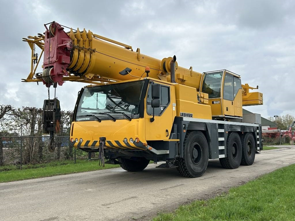 Liebherr LTM 1055-3.1 - All terrain crane: picture 4 Liebherr LTM 1055-3.1 - All terrain crane: picture 4