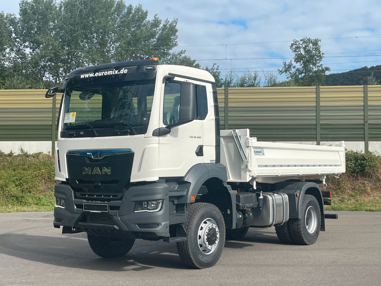 MAN TGS 18.400 TG3 4x4 Euro6e 3-Seiten-Kippe Euromix MAN TGS 18.400 TG3 4x4 Euro6e 3-Seiten-Kippe Euromix - Tipper: picture 1 MAN TGS 18.400 TG3 4x4 Euro6e 3-Seiten-Kippe Euromix MAN TGS 18.400 TG3 4x4 Euro6e 3-Seiten-Kippe Euromix - Tipper: picture 1