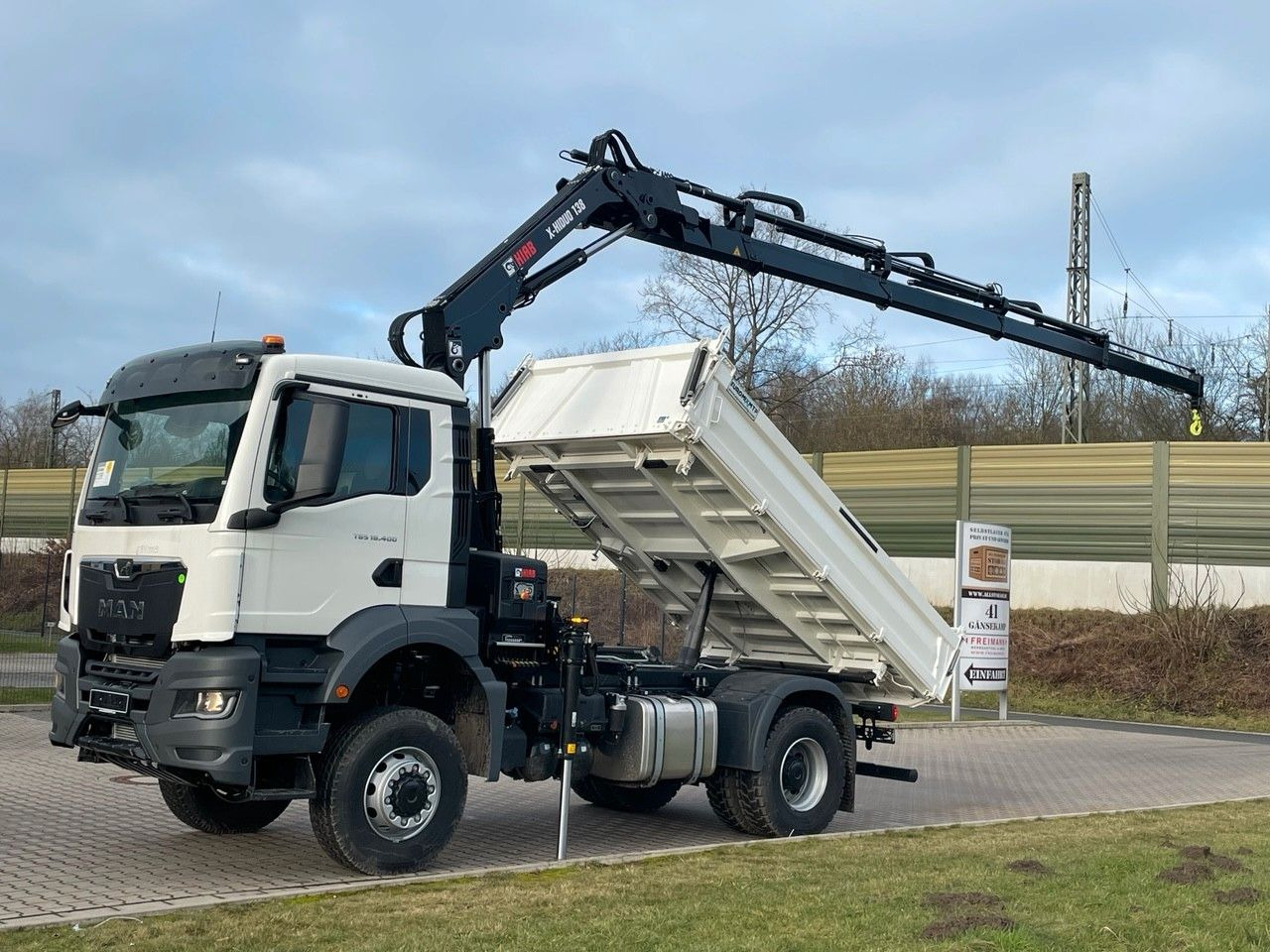 MAN TGS 18.400 TG3 4x4 Euro6e Hiab X-HiDuo 138DS-4 - Tipper, Crane truck: picture 1 MAN TGS 18.400 TG3 4x4 Euro6e Hiab X-HiDuo 138DS-4 - Tipper, Crane truck: picture 1