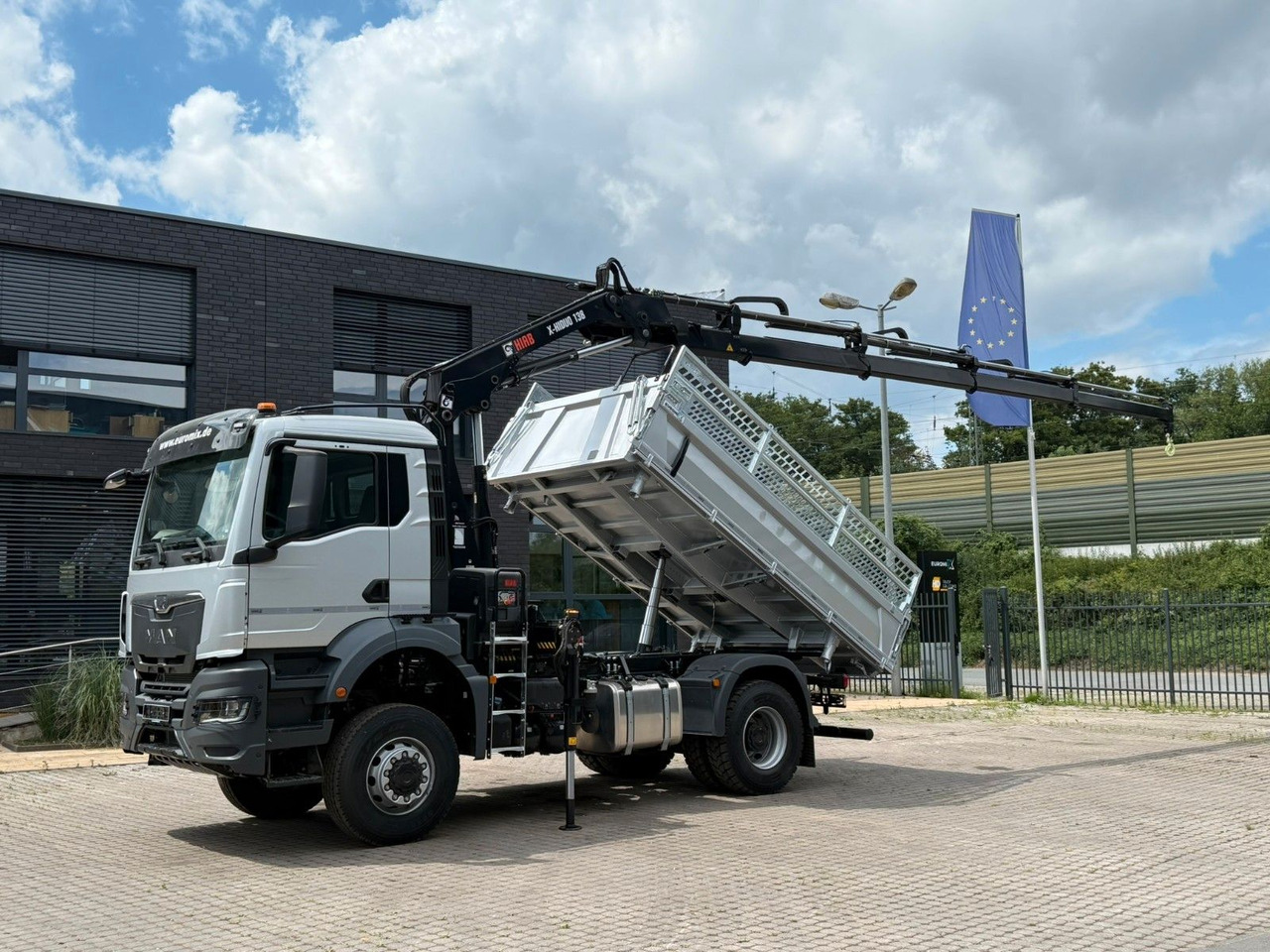 MAN TGS 18.400 TG3 4x4 Euro6e Hiab X-HiDuo 138DS-4 - Tipper, Crane truck: picture 3 MAN TGS 18.400 TG3 4x4 Euro6e Hiab X-HiDuo 138DS-4 - Tipper, Crane truck: picture 3