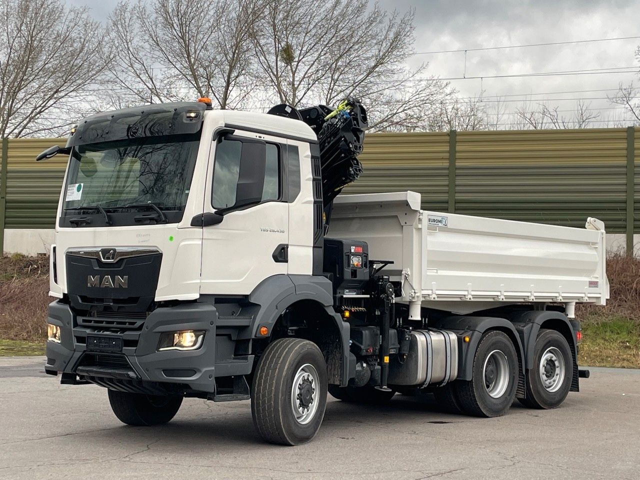 MAN TGS 28.440 6x4-4/3-Seiten- Kipper / Hiab 228-6 - Tipper, Crane truck: picture 2 MAN TGS 28.440 6x4-4/3-Seiten- Kipper / Hiab 228-6 - Tipper, Crane truck: picture 2