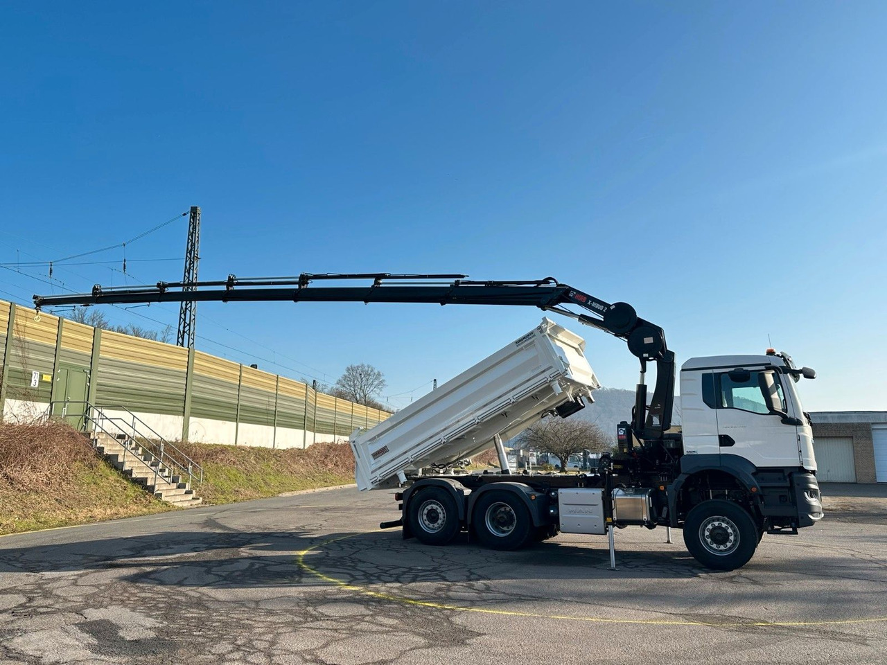 MAN TGS 28.440 6x4-4/3-Seiten- Kipper / Hiab 228-6 - Tipper, Crane truck: picture 5 MAN TGS 28.440 6x4-4/3-Seiten- Kipper / Hiab 228-6 - Tipper, Crane truck: picture 5