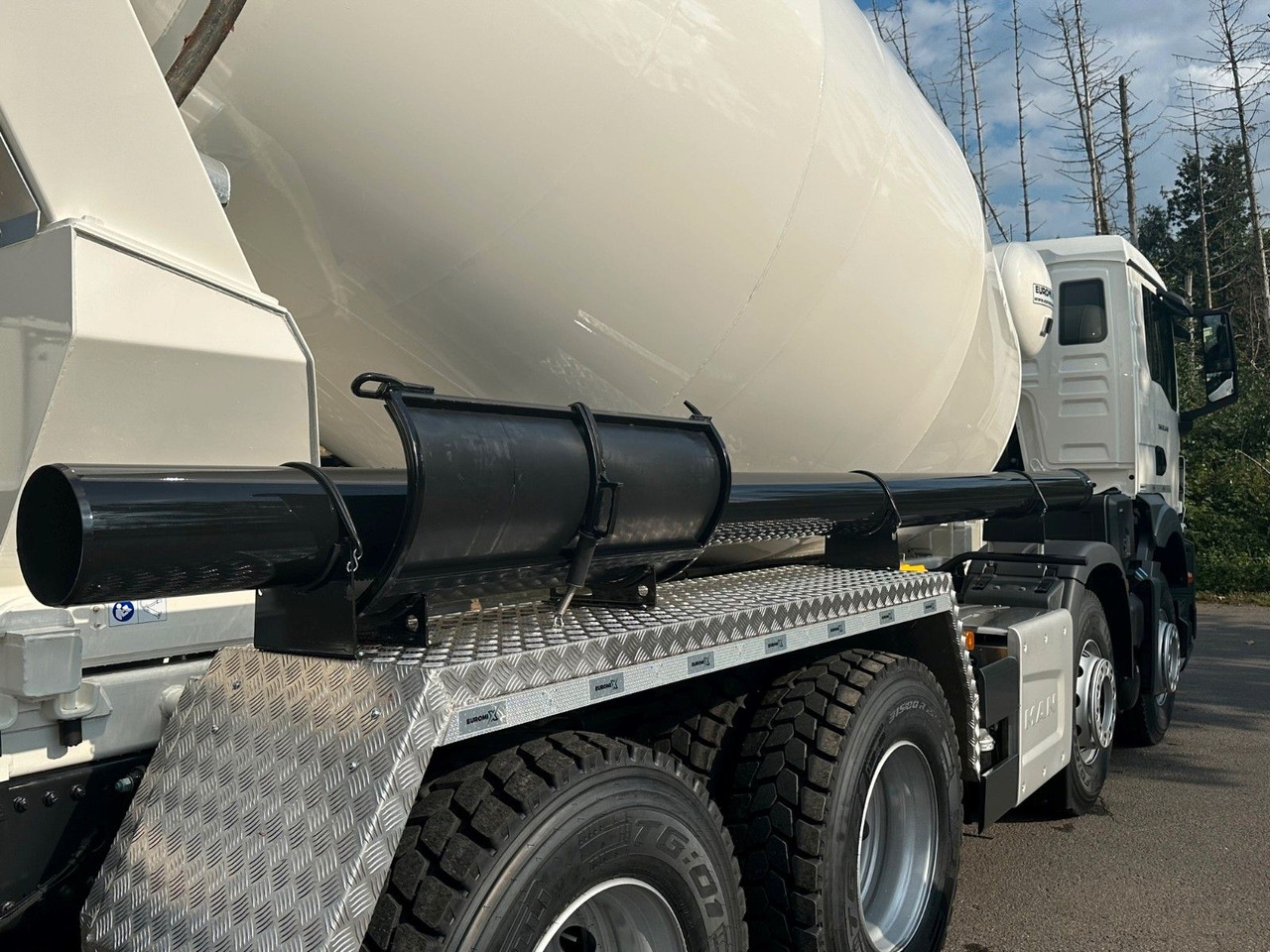 Concrete mixer truck MAN TGS 32.440 8x4 / Euromix MTP EM 9 L: picture 18