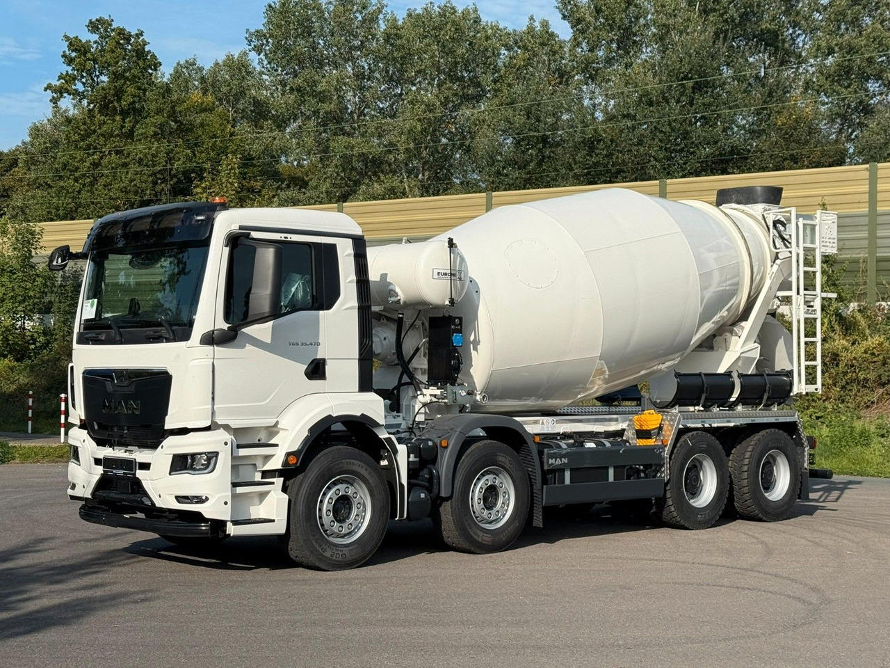 MAN TGS 35.470 BB 8X4 EuromixMTP EM 10 L - Concrete mixer truck: picture 2 MAN TGS 35.470 BB 8X4 EuromixMTP EM 10 L - Concrete mixer truck: picture 2
