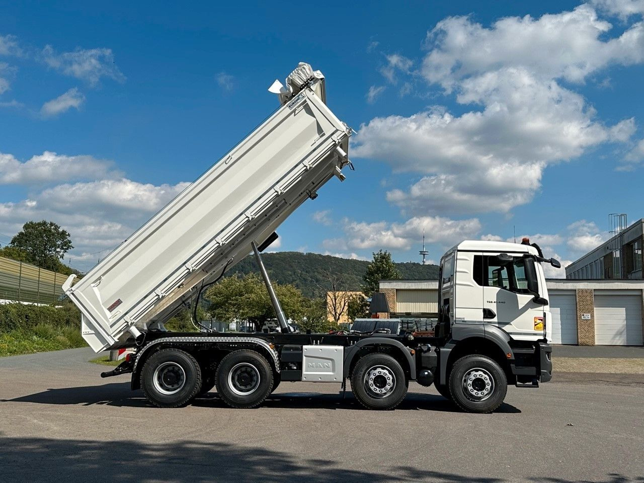 Tipper MAN TGS 41.440  8x4 EuromixMTP 3-Seiten-Kipper: picture 12