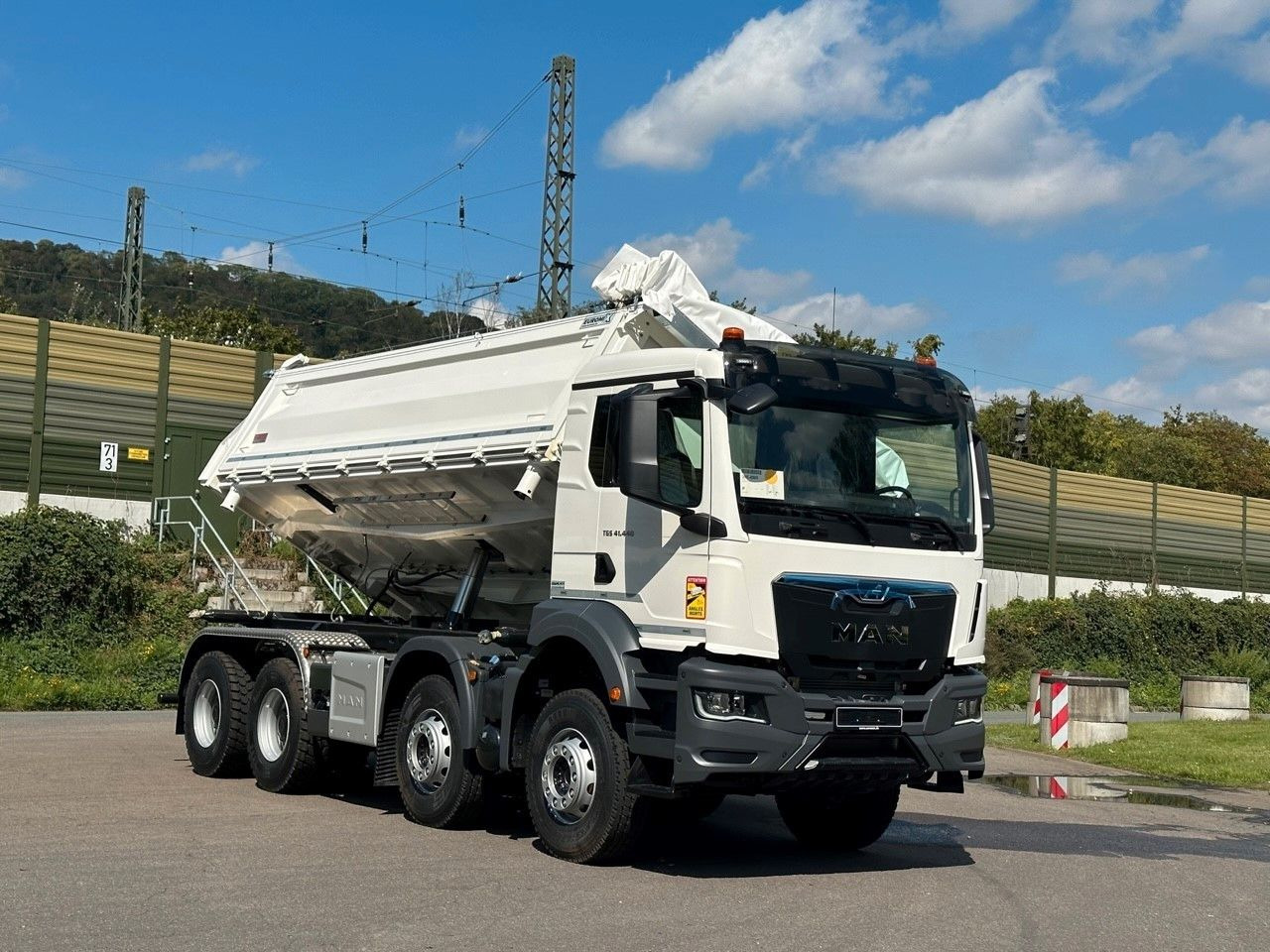 Tipper MAN TGS 41.440  8x4 EuromixMTP 3-Seiten-Kipper: picture 18
