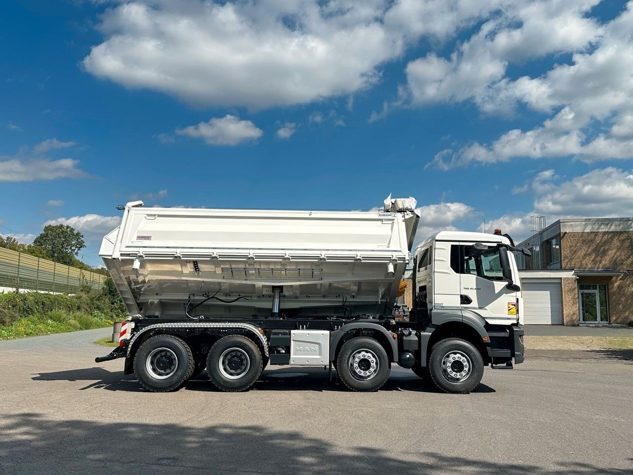 Tipper MAN TGS 41.440  8x4 EuromixMTP 3-Seiten-Kipper: picture 17