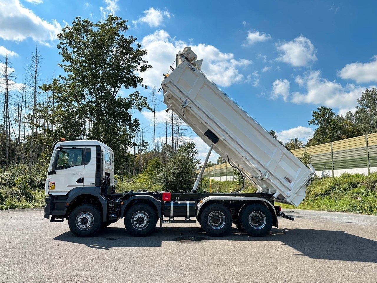 Tipper MAN TGS 41.440  8x4 EuromixMTP 3-Seiten-Kipper: picture 9
