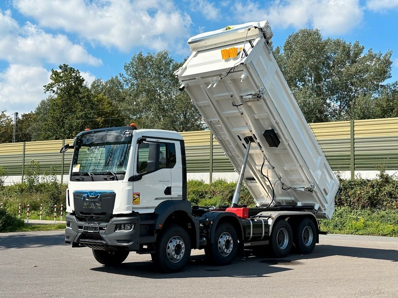 Tipper MAN TGS 41.440  8x4 EuromixMTP 3-Seiten-Kipper: picture 8