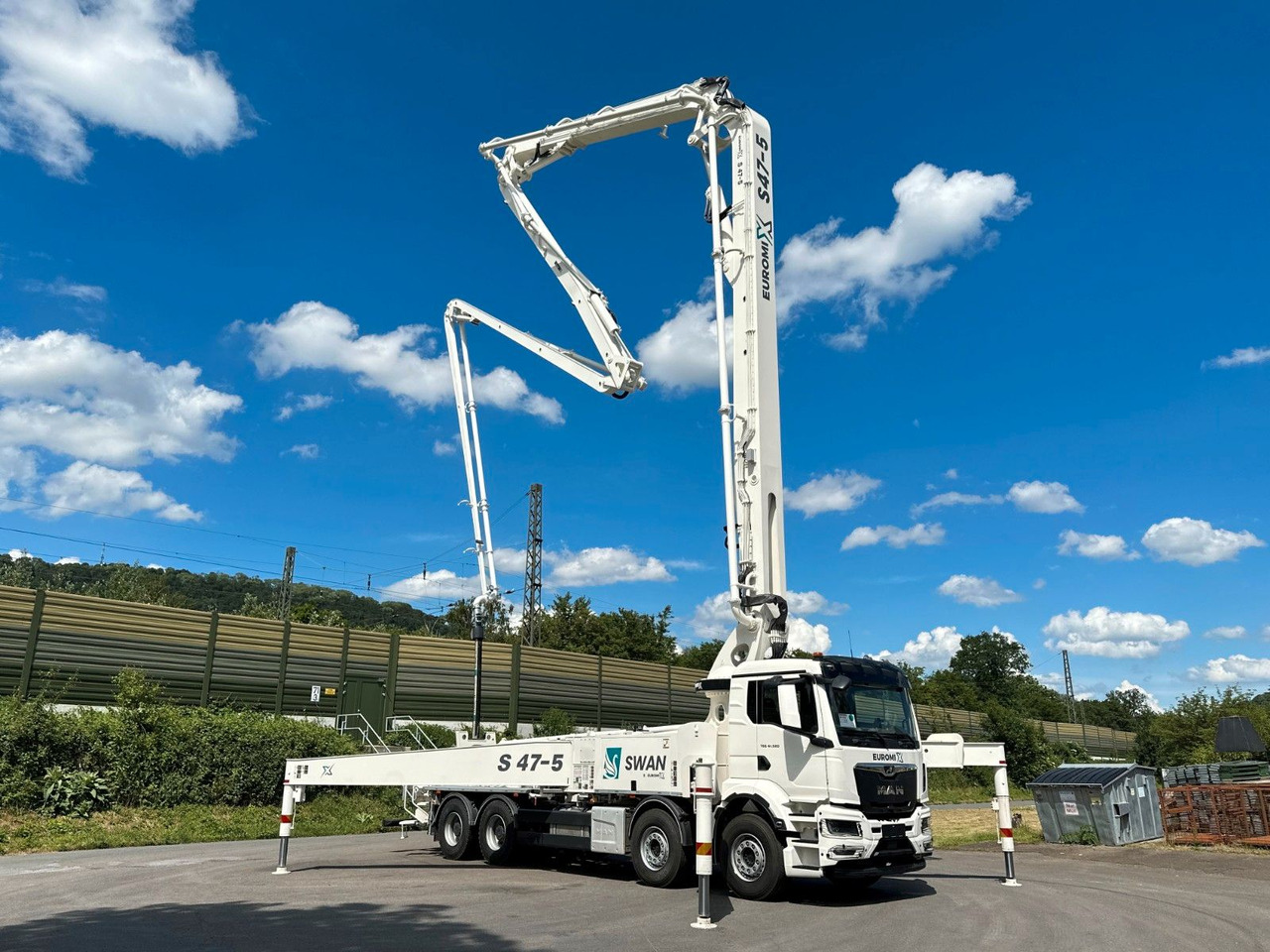 MAN TGS 41.520 8x4 SWAN TSP 47-5 160RZ ( 47m ) - Concrete mixer truck: picture 2 MAN TGS 41.520 8x4 SWAN TSP 47-5 160RZ ( 47m ) - Concrete mixer truck: picture 2