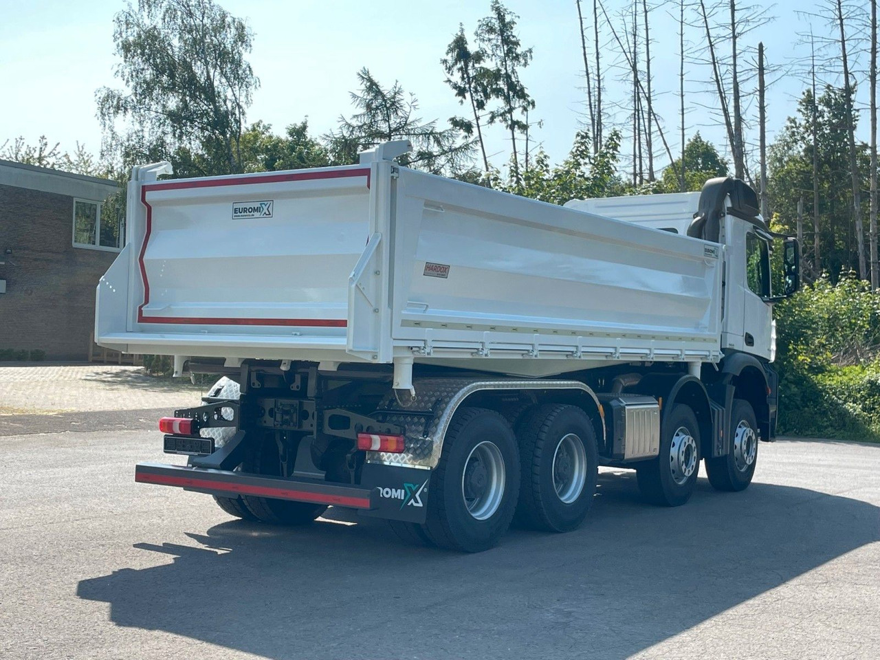 Mercedes-Benz 4145 8X4 Euromix EMT 3-Seiten-Kipper - Tipper: picture 4 Mercedes-Benz 4145 8X4 Euromix EMT 3-Seiten-Kipper - Tipper: picture 4