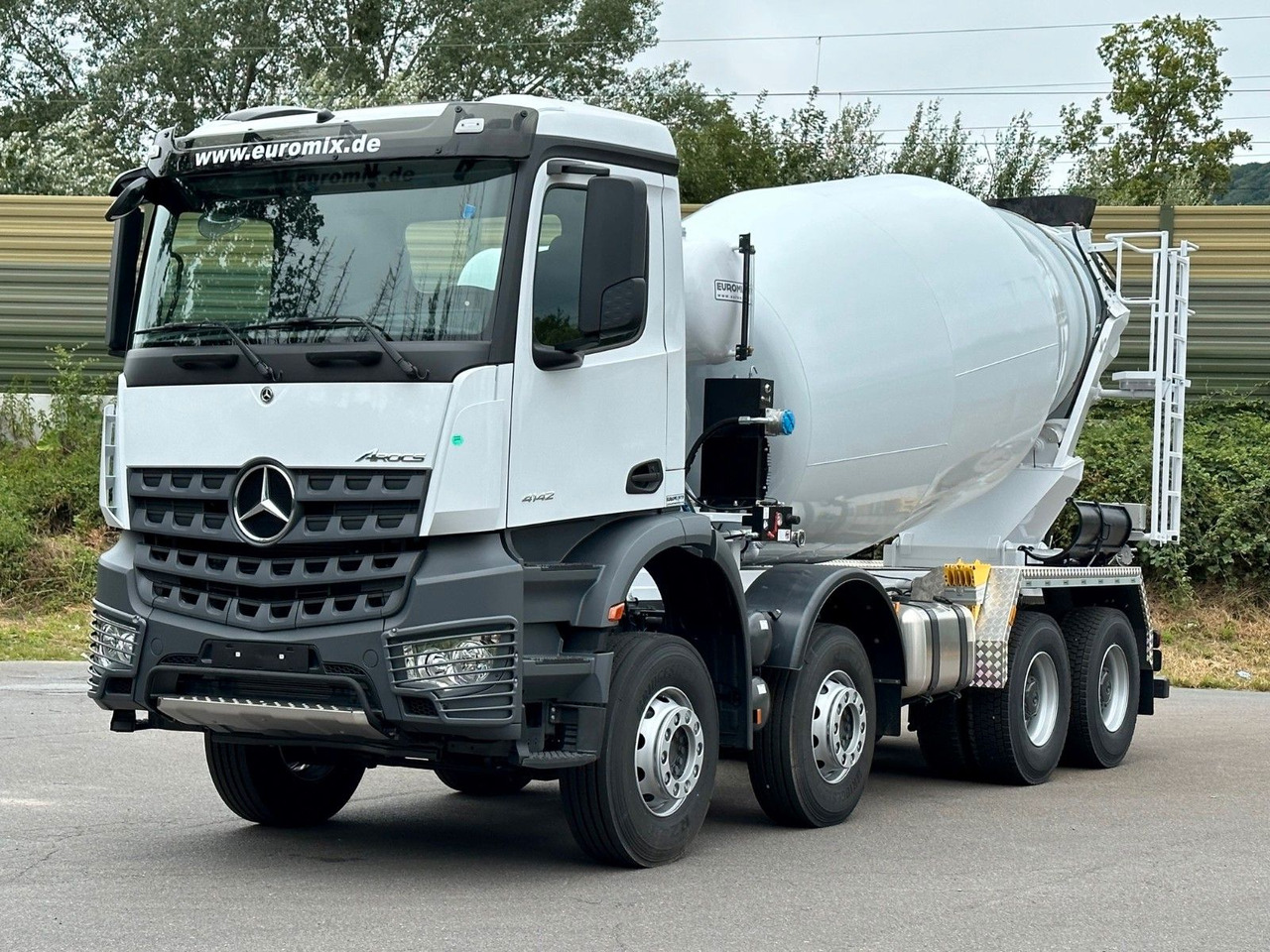 Mercedes-Benz AROCS 5 4142 B 8X4 Euro 3 EuromixMTP EM 10 - Concrete mixer truck: picture 2 Mercedes-Benz AROCS 5 4142 B 8X4 Euro 3 EuromixMTP EM 10 - Concrete mixer truck: picture 2