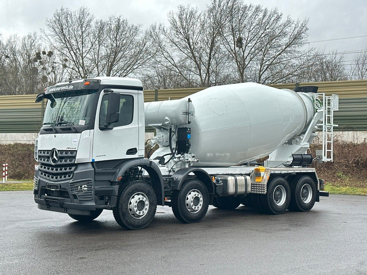 Mercedes-Benz AROCS 5 4242 8x4 Euro5 EuromixMTP EM 12m R - Concrete mixer truck: picture 4 Mercedes-Benz AROCS 5 4242 8x4 Euro5 EuromixMTP EM 12m R - Concrete mixer truck: picture 4