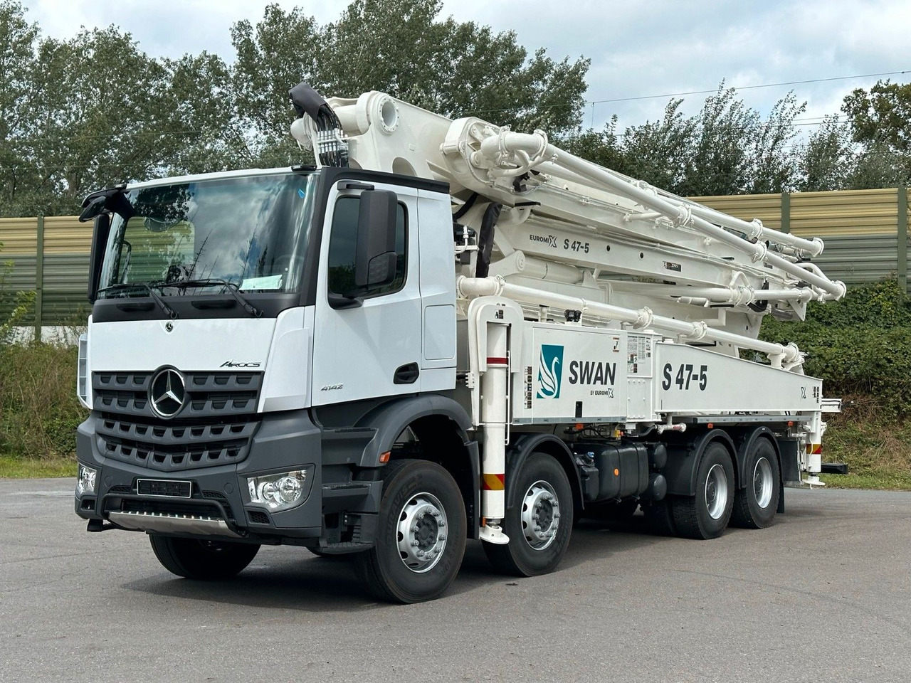 Mercedes-Benz Arocs 5 4142 8x4 SWAN TSP 47-5 160RZ ( 47m ) - Concrete pump truck: picture 2 Mercedes-Benz Arocs 5 4142 8x4 SWAN TSP 47-5 160RZ ( 47m ) - Concrete pump truck: picture 2