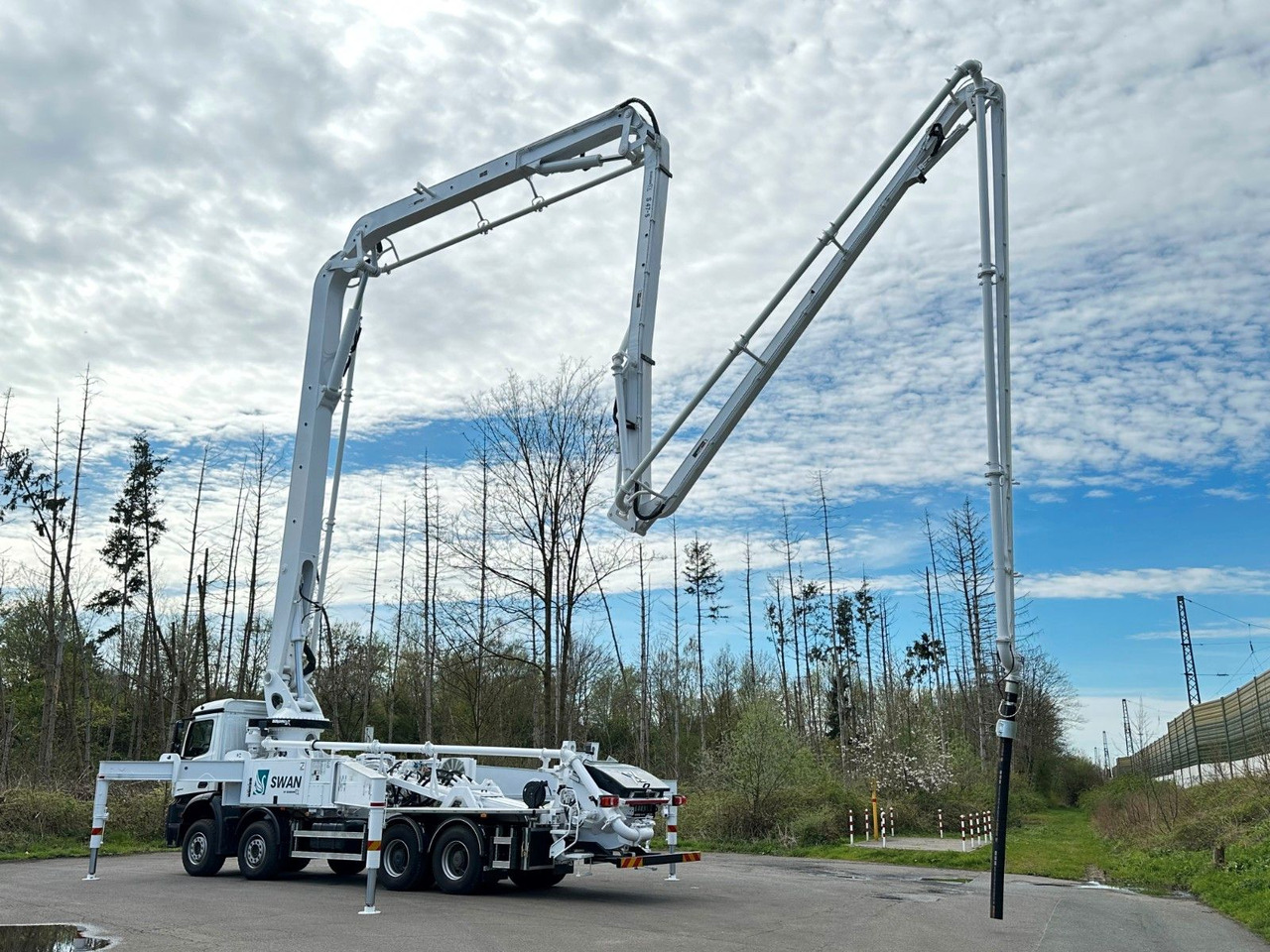 Mercedes-Benz Arocs 5 4542 8x4 SWAN TSP 47-5 160RZ ( 47m ) - Concrete pump truck: picture 4 Mercedes-Benz Arocs 5 4542 8x4 SWAN TSP 47-5 160RZ ( 47m ) - Concrete pump truck: picture 4