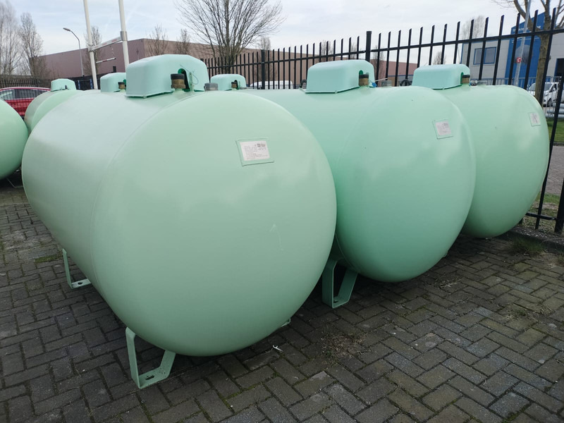 De Visser Propaan/Butaan LPG tank 2700 L (1,35 ton) Gastank, Gas, Gaz, LPG, GPL, Propane, Butane Ø 1250 including tank fittings - Fuel tank: picture 2 De Visser Propaan/Butaan LPG tank 2700 L (1,35 ton) Gastank, Gas, Gaz, LPG, GPL, Propane, Butane Ø 1250 including tank fittings - Fuel tank: picture 2