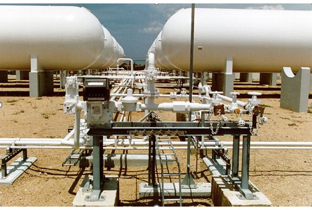 Fuel tank for Truck Install & Go, Start a Visser 100m3 LPG Depot Gas, Gaz, LPG, GPL, Propane, Butane tank aboveground Complete LPG filling Depot Basic design according with PED LPG Filling Depot: picture 1