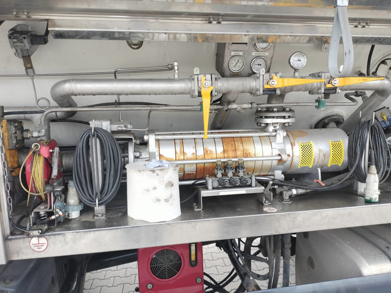 MAN TGS 26.400 6x2-4 LL 26900 Liter Gas tank truck ID 2.168 Rootselaar, flowmeter, pump on lease MAN TGS 26.400 6x2-4 LL 26900 Liter Gas tank truck ID 2.168 Rootselaar, flowmeter, pump: picture 8