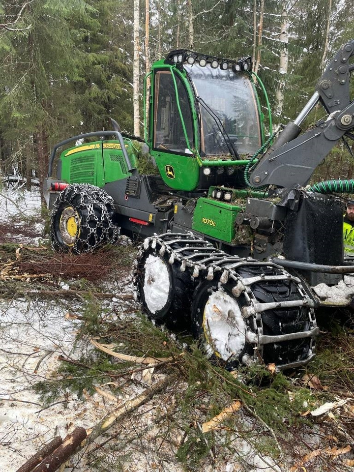 John Deere 1070 G - Forestry harvester: picture 3 John Deere 1070 G - Forestry harvester: picture 3