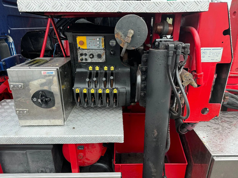 Scania P420 6X2*4, Hooklift-truck with Crane, 2008 - Truck, Crane truck: picture 4 Scania P420 6X2*4, Hooklift-truck with Crane, 2008 - Truck, Crane truck: picture 4