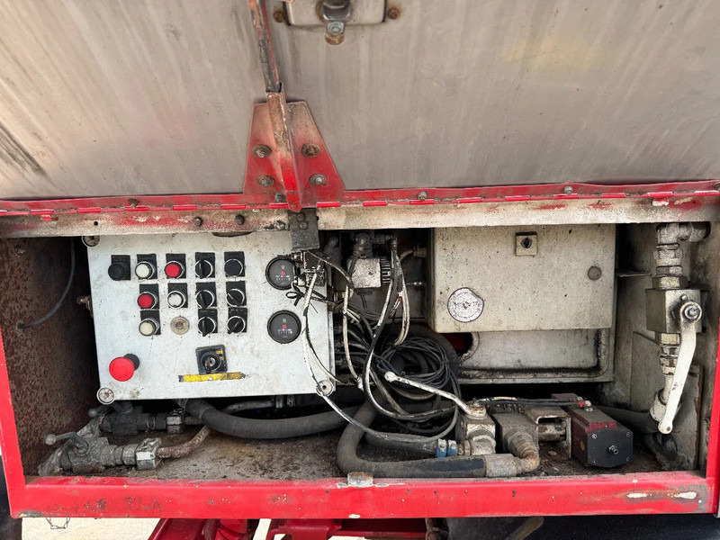 Volvo FL 10.320 4x2, Tipper 12m3 Sludge & Flushing Truck, with remote control, YM: 1990 on lease Volvo FL 10.320 4x2, Tipper 12m3 Sludge & Flushing Truck, with remote control, YM: 1990: picture 11