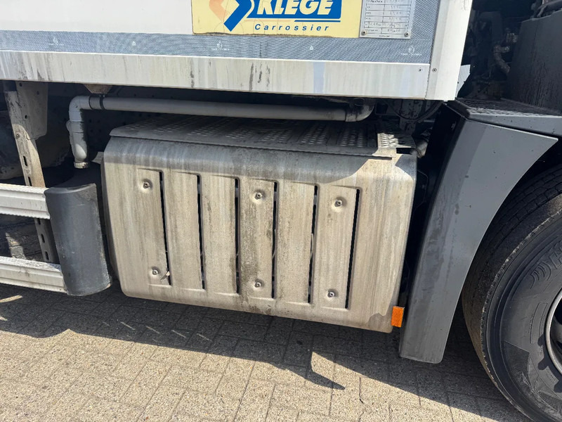 Mercedes-Benz Antos 1827 **BLUETEC 6-FRENCH TRUCK-8,70L BOX** - Refrigerator truck: picture 4 Mercedes-Benz Antos 1827 **BLUETEC 6-FRENCH TRUCK-8,70L BOX** - Refrigerator truck: picture 4