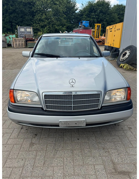 Mercedes-Benz C-Klasse **C250DIESEL+AIRCO** - Sedan: picture 2 Mercedes-Benz C-Klasse **C250DIESEL+AIRCO** - Sedan: picture 2