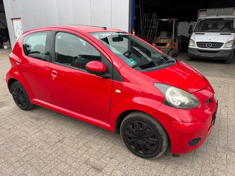 Toyota Aygo **5DOORS-BELGIAN CAR** - Hatchback: picture 3 Toyota Aygo **5DOORS-BELGIAN CAR** - Hatchback: picture 3