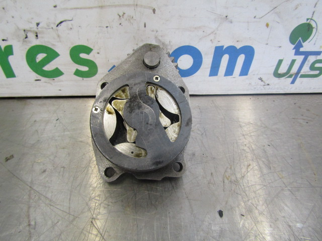 CUMMINS 6 CTA C SERIES OIL PUMP P/NO 3930338 - Engine and parts for Truck: picture 2 CUMMINS 6 CTA C SERIES OIL PUMP P/NO 3930338 - Engine and parts for Truck: picture 2
