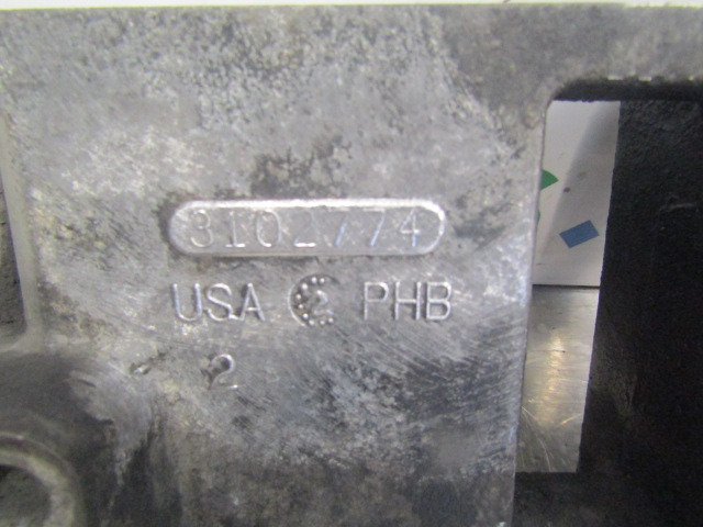 CUMMINS M11 OIL FLTER HOUSING P/NO 3102774 - Engine and parts for Truck: picture 2 CUMMINS M11 OIL FLTER HOUSING P/NO 3102774 - Engine and parts for Truck: picture 2
