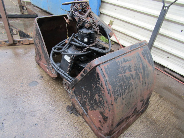 GRAB BUCKET 350 LTR WITH KINSHOFFER ROTATOR - Clamshell bucket for Construction machinery: picture 2 GRAB BUCKET 350 LTR WITH KINSHOFFER ROTATOR - Clamshell bucket for Construction machinery: picture 2