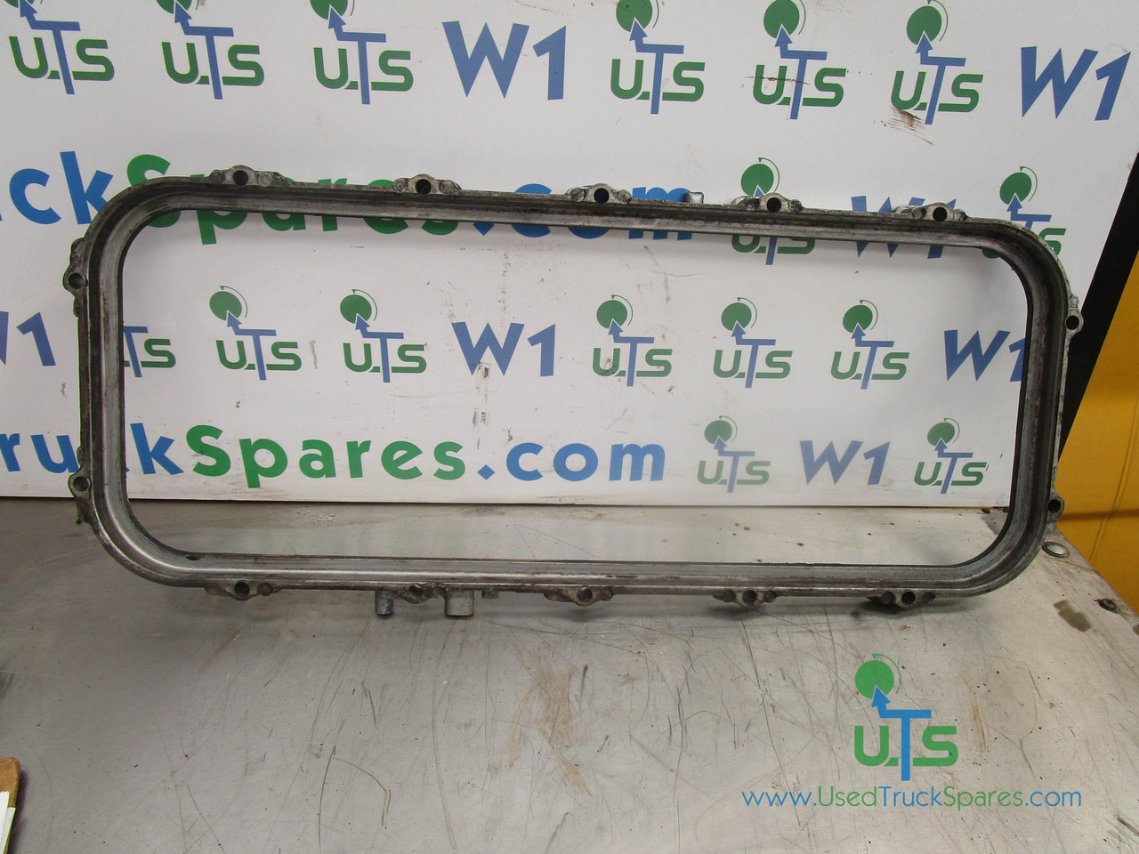 IVECO CURSOR 8 SUMP LOCKING RING - Engine and parts for Truck: picture 1 IVECO CURSOR 8 SUMP LOCKING RING - Engine and parts for Truck: picture 1