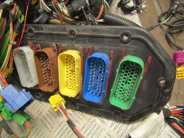 IVECO STRALIS COPLETE CAB WIRING HARNESS - Electrical system for Truck: picture 1 IVECO STRALIS COPLETE CAB WIRING HARNESS - Electrical system for Truck: picture 1