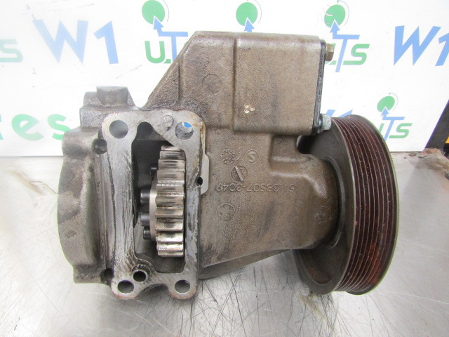 MAN TGS / TGX WATER PUMP DRIVE UNIT P/NO 51.38507-3049 - Engine and parts for Truck: picture 2 MAN TGS / TGX WATER PUMP DRIVE UNIT P/NO 51.38507-3049 - Engine and parts for Truck: picture 2