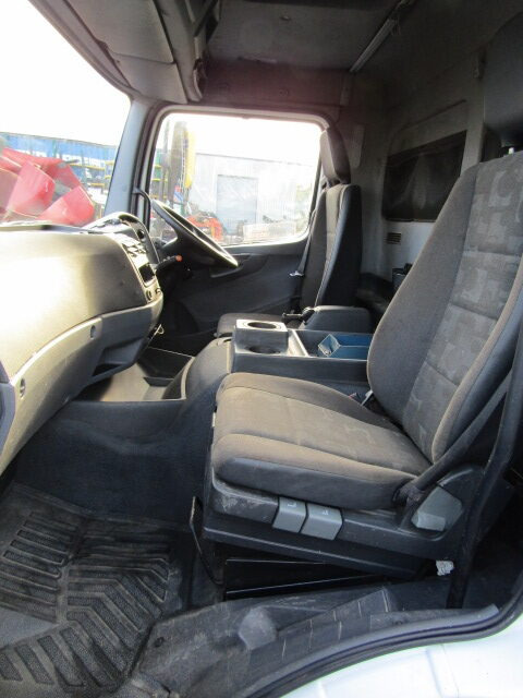 MERCEDES ATEGO 13TON CAB EX 2011 - Cab for Truck: picture 4 MERCEDES ATEGO 13TON CAB EX 2011 - Cab for Truck: picture 4
