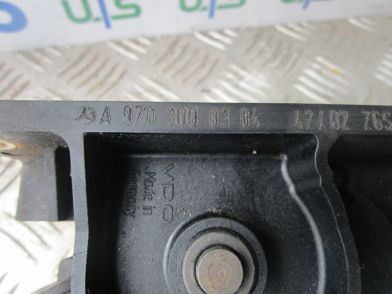 MERCEDES ATEGO ACCELERATOR PEDAL P/NO A9703000304 - Cab and interior for Truck: picture 2 MERCEDES ATEGO ACCELERATOR PEDAL P/NO A9703000304 - Cab and interior for Truck: picture 2