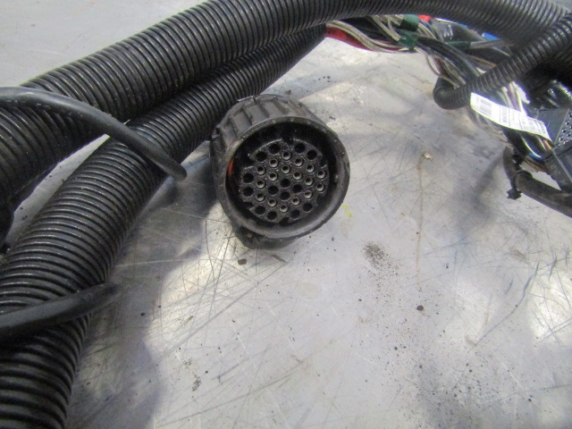 MERCEDES AXOR 1829 MANUAL GEARBOX WIRING HARNESS P/NO 003929484 - Electrical system for Truck: picture 3 MERCEDES AXOR 1829 MANUAL GEARBOX WIRING HARNESS P/NO 003929484 - Electrical system for Truck: picture 3