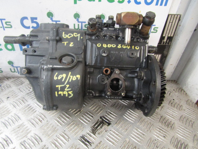 MERCEDES OM364 BOSCH FUEL PUMP P/NO 4640701933/0400 844 101 - Fuel system for Truck: picture 1 MERCEDES OM364 BOSCH FUEL PUMP P/NO 4640701933/0400 844 101 - Fuel system for Truck: picture 1