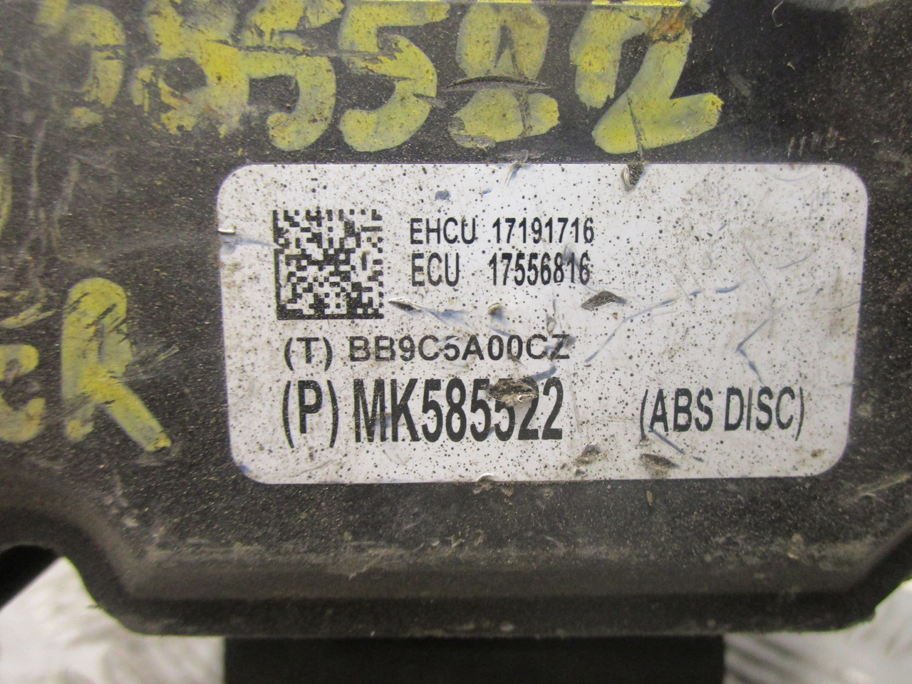 MITSUBISHI FUSO / CANTER ABS PUMP P/NO MK585522 - Brake parts for Truck: picture 2 MITSUBISHI FUSO / CANTER ABS PUMP P/NO MK585522 - Brake parts for Truck: picture 2